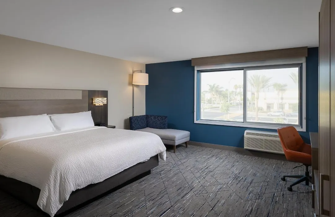 Holiday Inn Express & Suites Hawaiian Gardens By Ihg-1